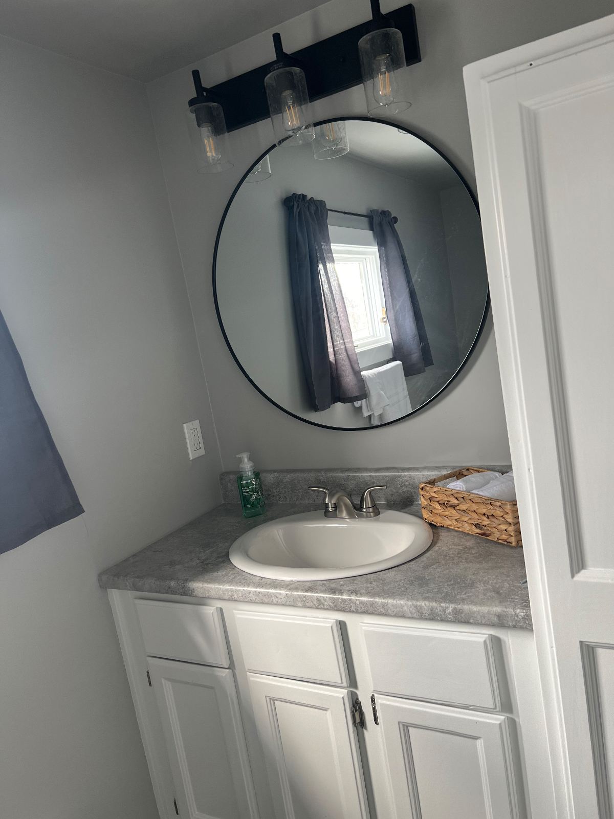 Convenient Cozy Cute 2 Bdrm-D - Photo 7