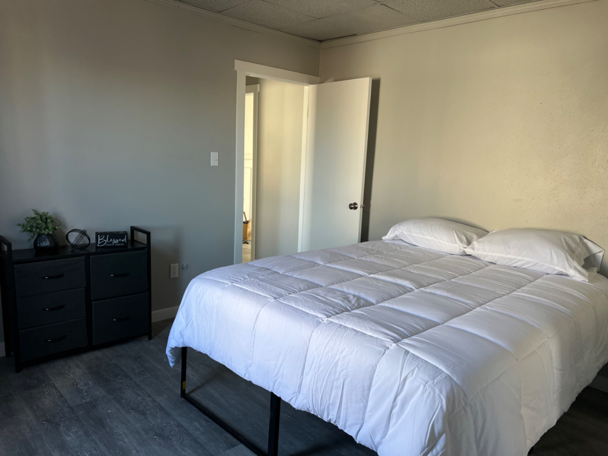 Convenient Cozy Cute 2 Bdrm-D - Photo 5
