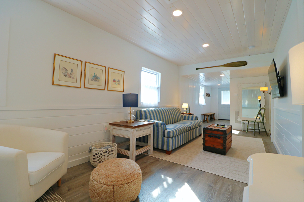 Lakeside Cottage With Garage - Photo 10