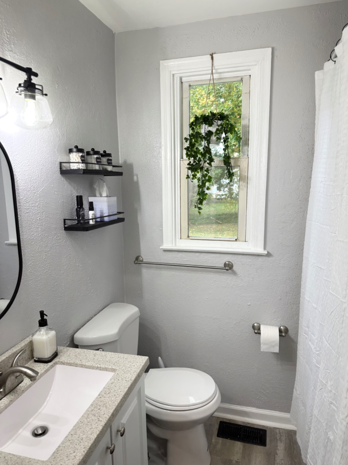 Cozy and Clean home perfect for traveling professionals - Photo 5