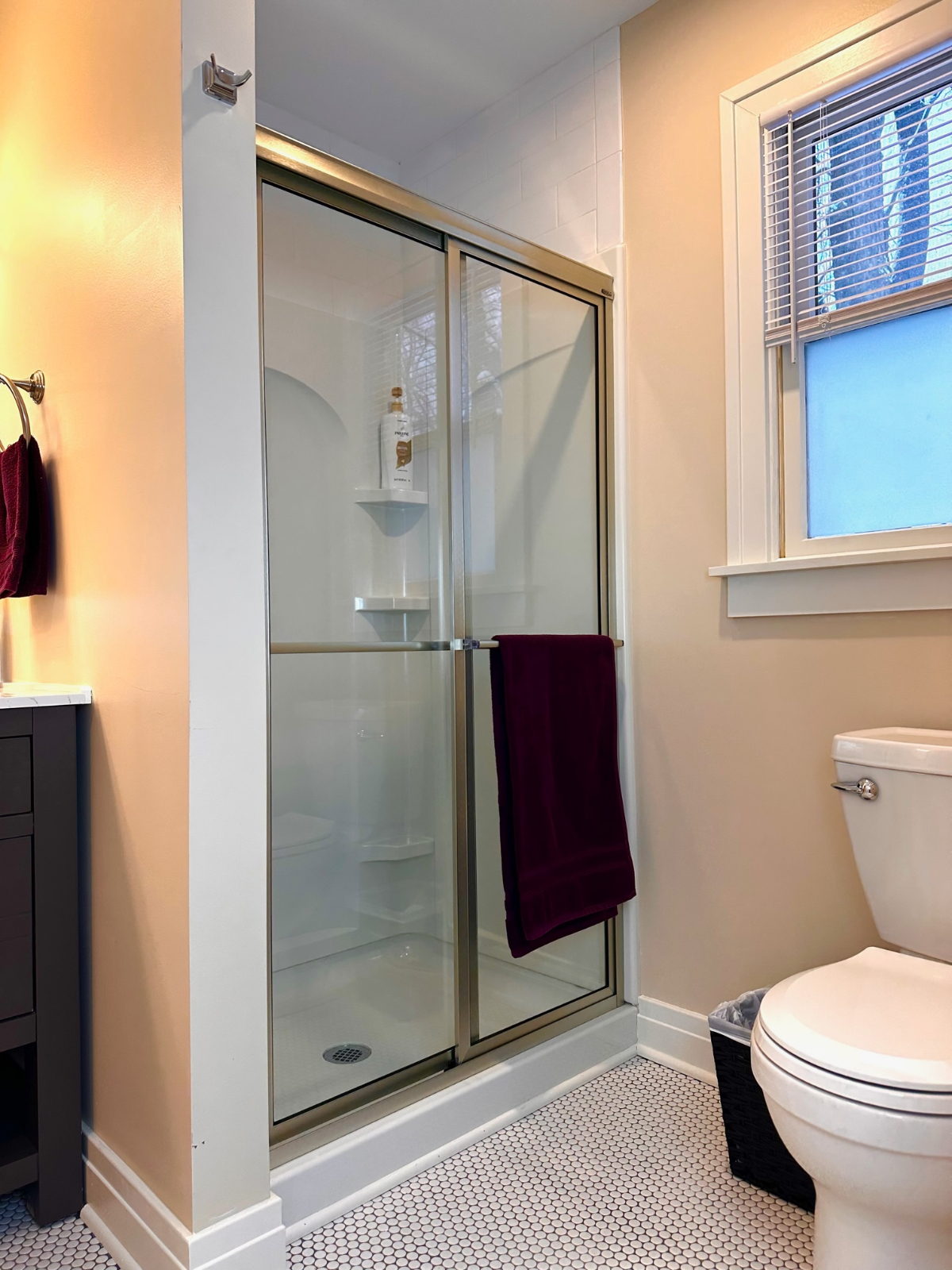 Newly Renovated 1 Bedroom with Garage - Photo 6