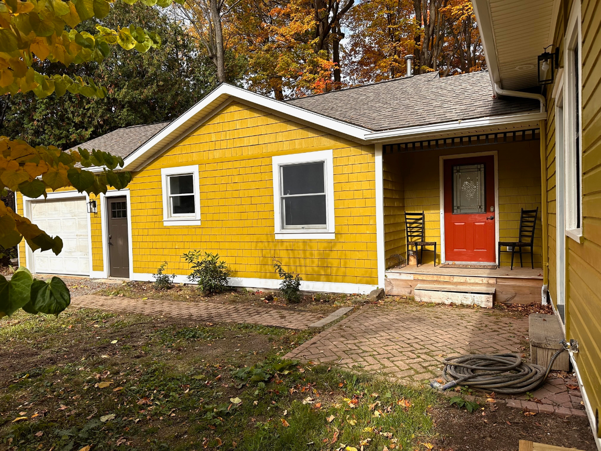 Newly Renovated 1 Bedroom with Garage - Photo 7
