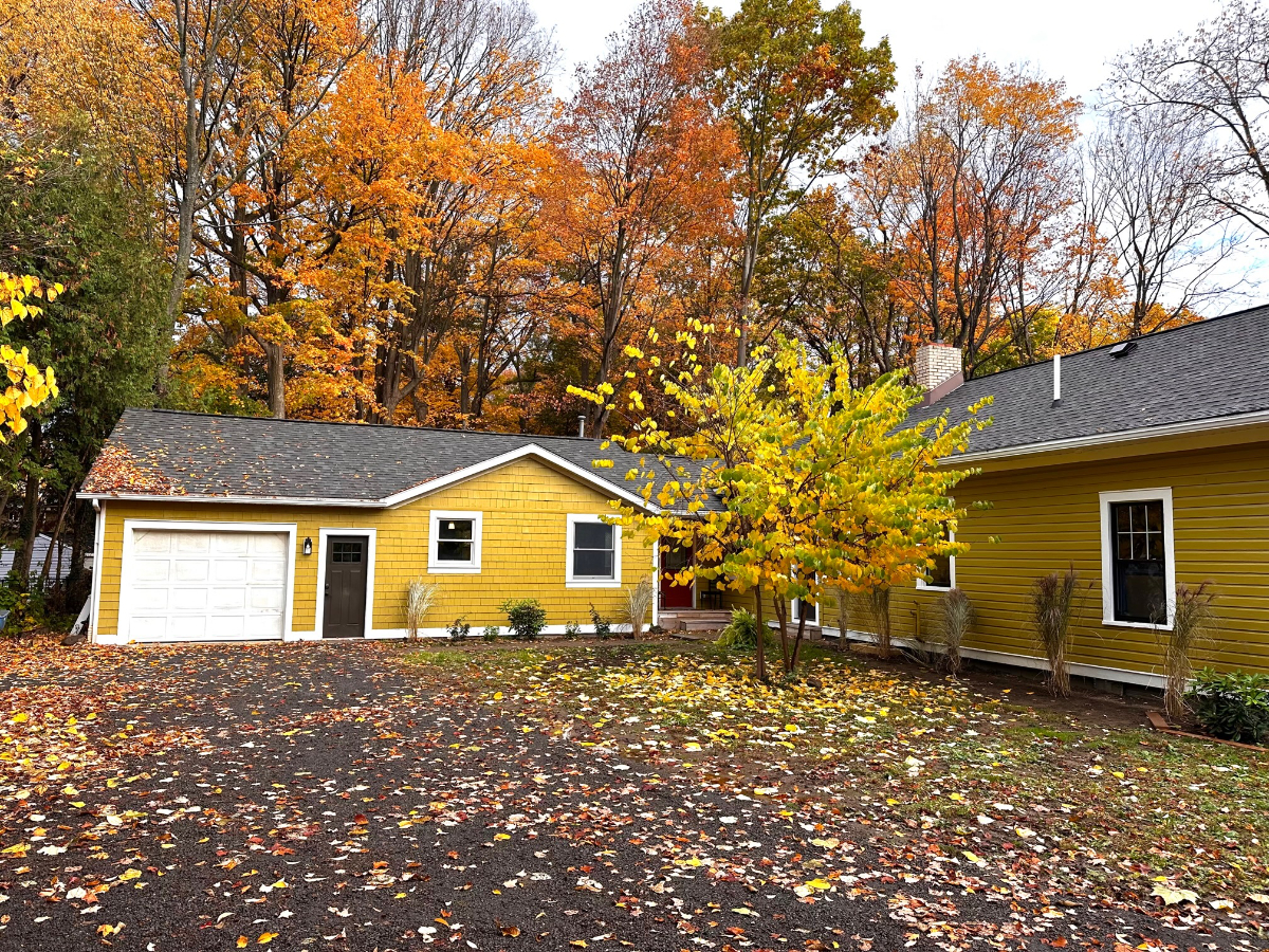 Newly Renovated 1 Bedroom with Garage - Photo 12