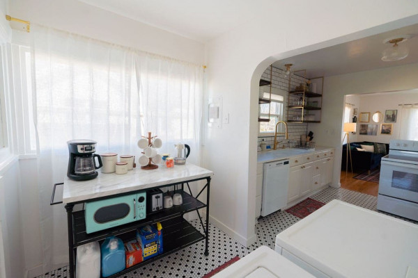 University Heights Cottage-close to all major hospitals - Photo 6