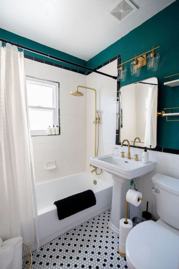 University Heights Cottage-close to all major hospitals - Photo 11