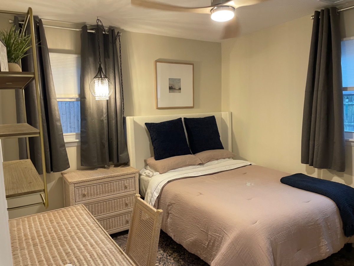 Charming Single-Story Oasis in West Islip l 3-Bedroom Home with a Fenced Backyard and Modern Comfort - Photo 8