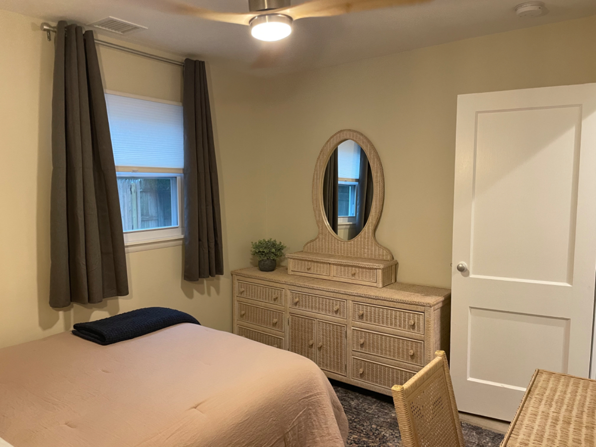 Charming Single-Story Oasis in West Islip l 3-Bedroom Home with a Fenced Backyard and Modern Comfort - Photo 9