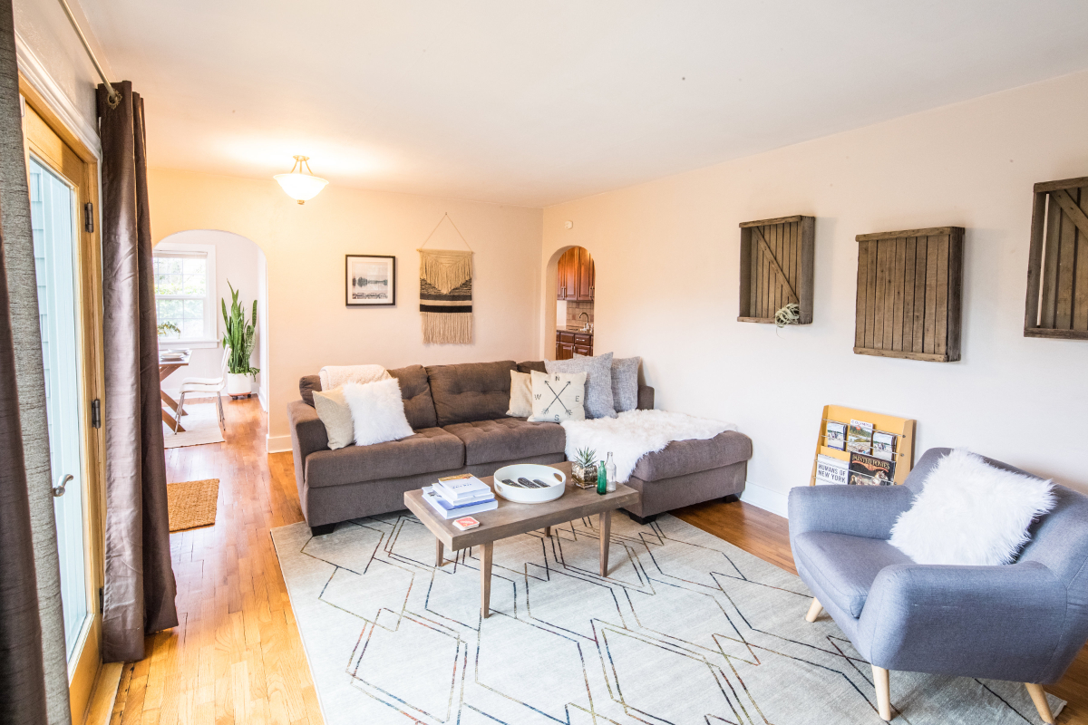 The Laurels - Elegant Craftsman Perfectly Located