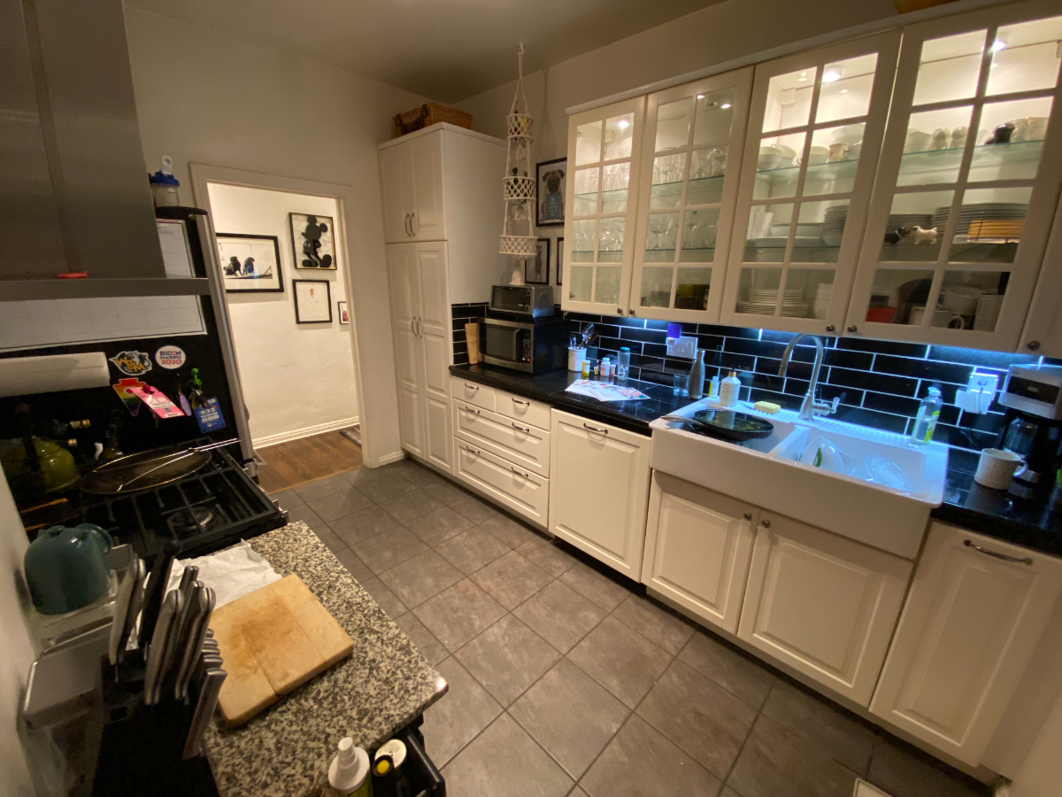 West Hollywood Furnished 2 BR Sublet Available - Photo 4