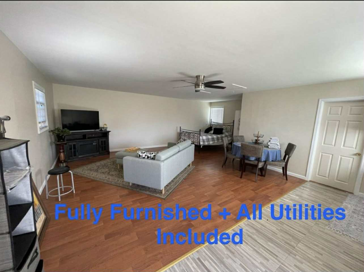Studio Cottage - Photo 1