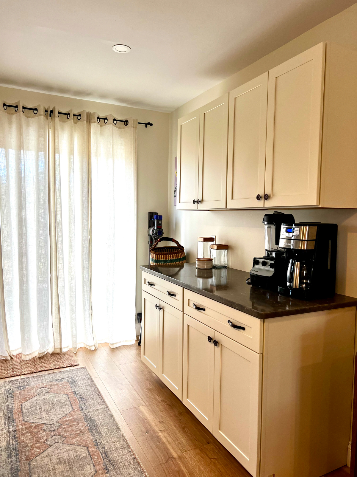 Mid-Century Retreat -- Minutes to Burlington & Skiing - Photo 9