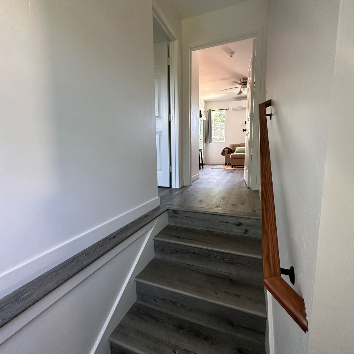 Brand New Quiet Fully Furnished 2 BR/1BA Apartment - Photo 4