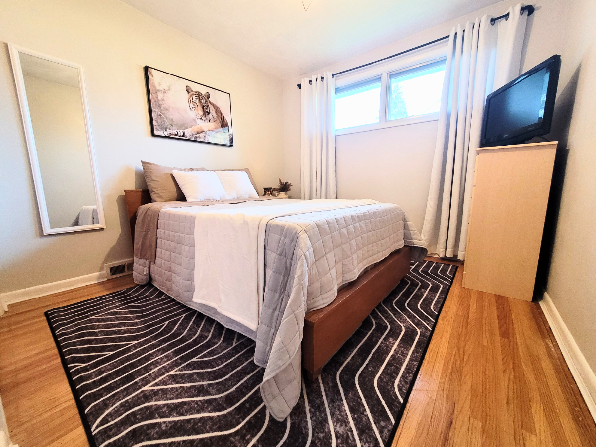 Spacious Ranch in Quiet Neighborhood - Photo 4