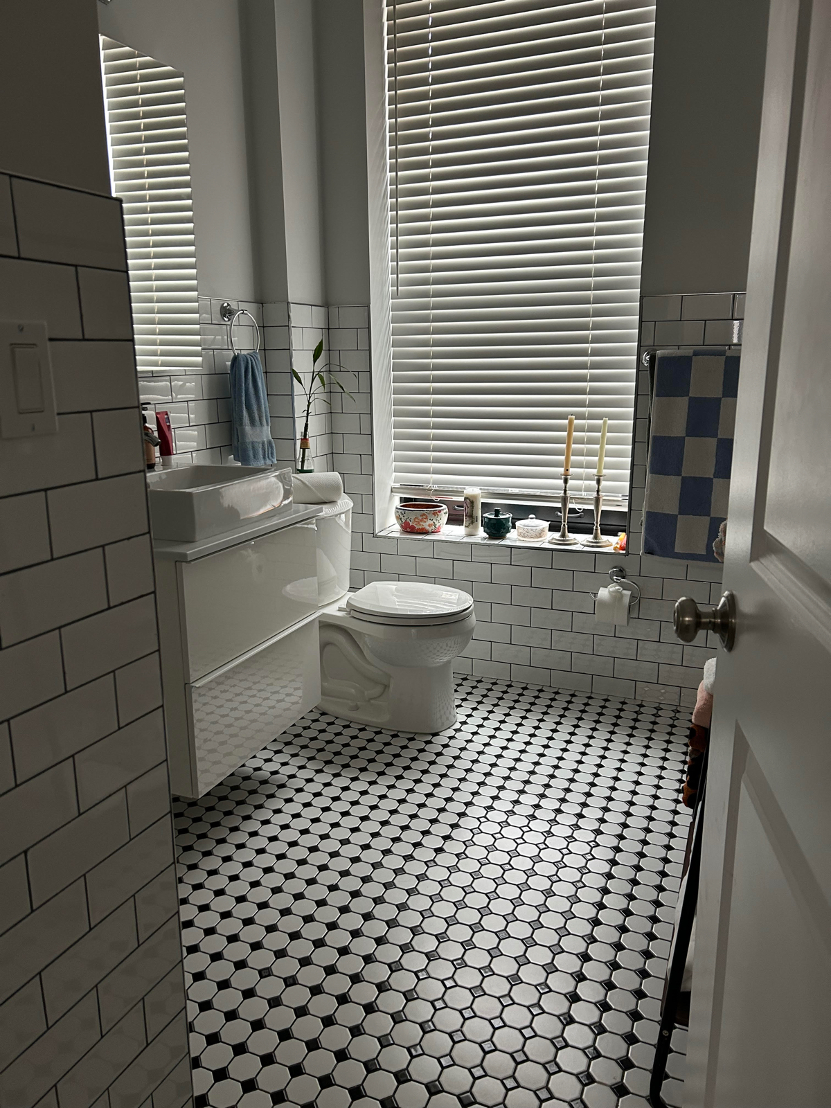 LG Bedroom with Private Bath  - All Amenities - Photo 6