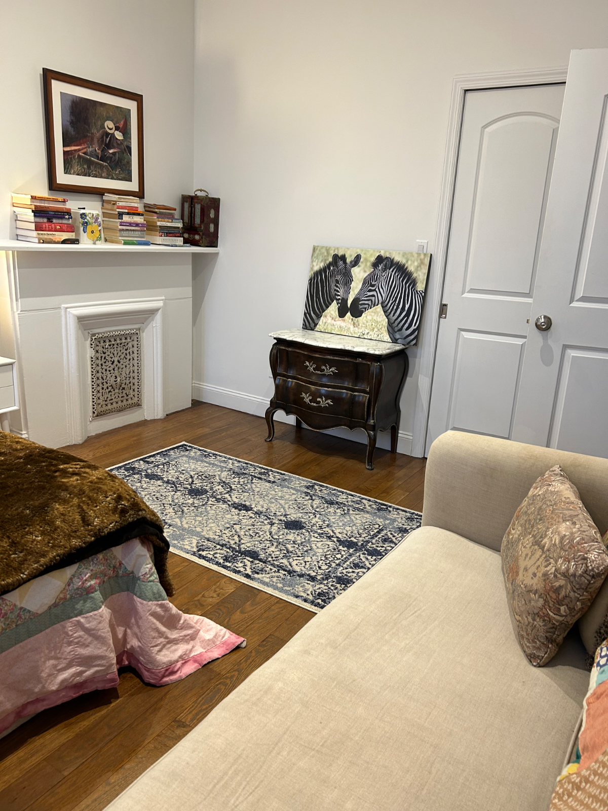 LG Bedroom with Private Bath - All Amenities - Photo 5
