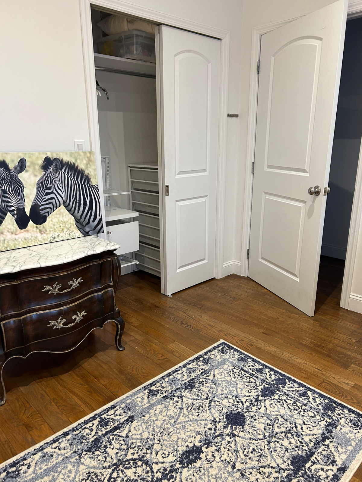 LG Bedroom with Private Bath - All Amenities - Photo 2