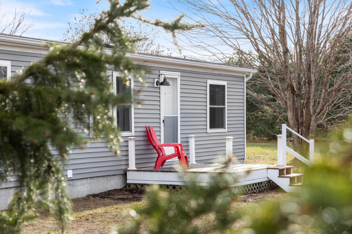 Recently Updated Private Home with Mountain Views - Photo 3