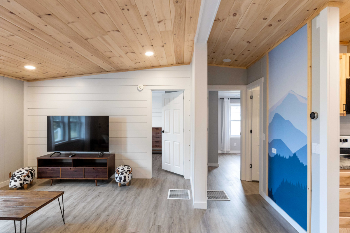 Recently Updated Private Home with Mountain Views - Photo 8