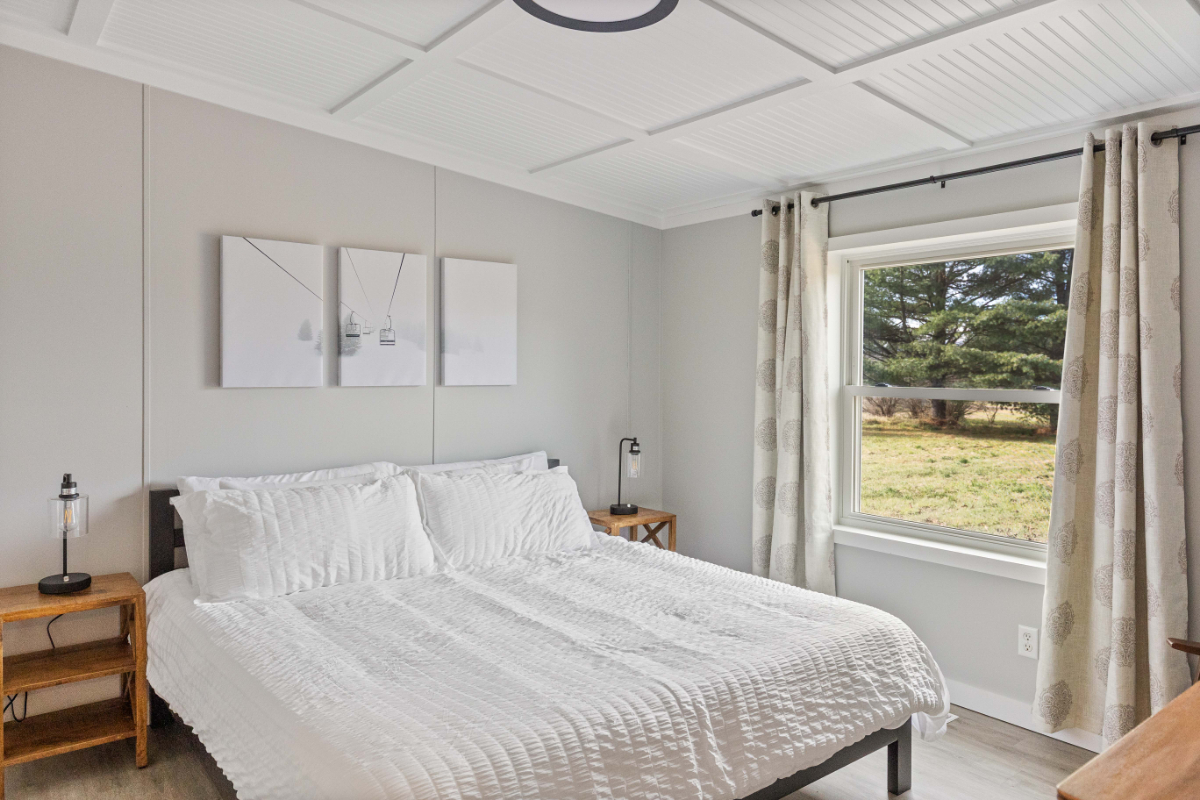 Recently Updated Private Home with Mountain Views - Photo 11