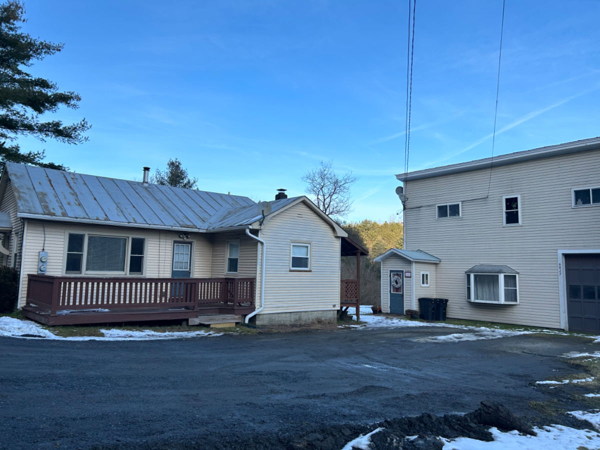 Cozy Quiet Home near Interstate and Hospitals - Photo 11