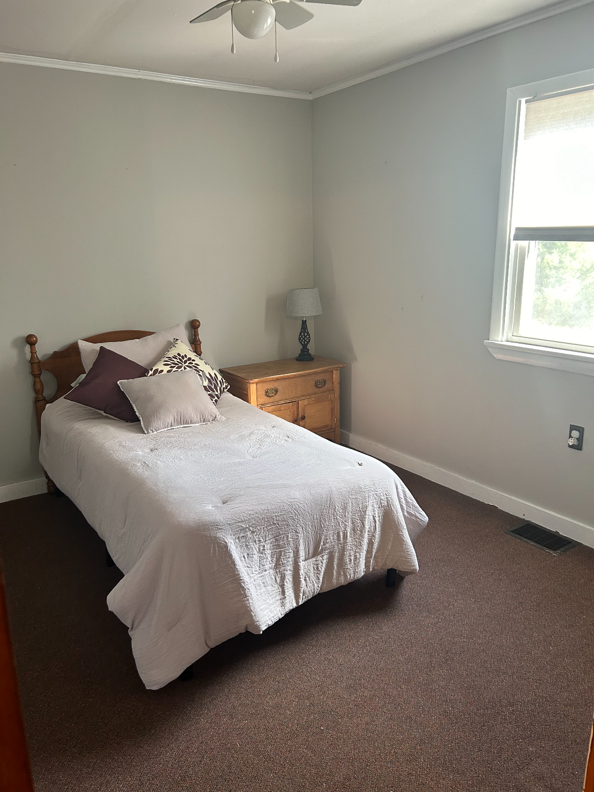 Cozy Quiet Home near Interstate and Hospitals - Photo 10