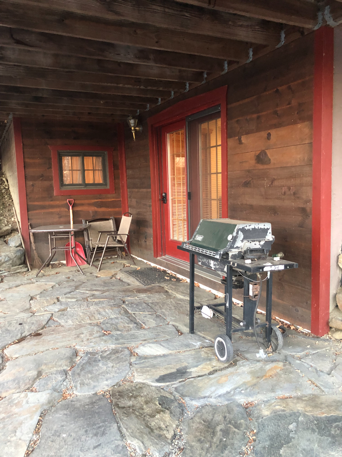 Experience Rustic Charm and Natural Beauty at Our Secluded 1-Bedroom Apartment in Scenic South Royal - Photo 12