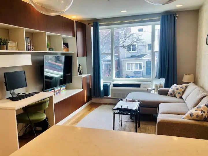 Prime location Astoria Queens newly renovated 1BR with rooftop access - Photo 2