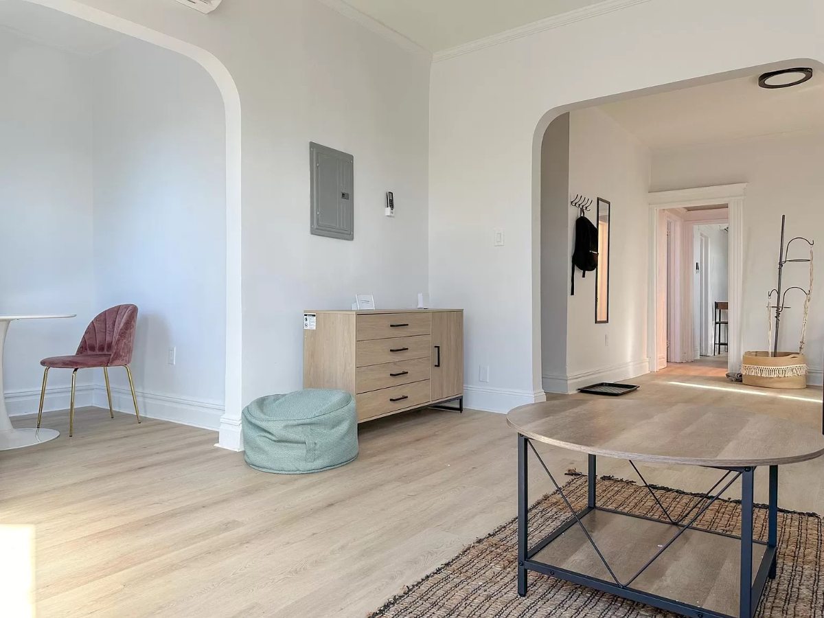 Top Floor Brownstone (2nd Flr)