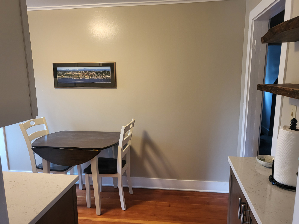 One-plus Bedroom Apartment near Five Corners - Photo 5