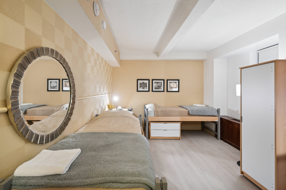 Midtown Manhattan Fully Furnished Bedroom - Photo 4