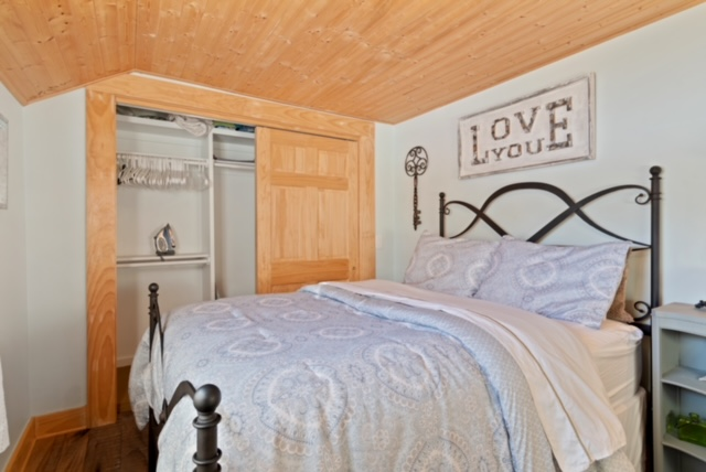 COZY QUAINT OASIS - Photo 9