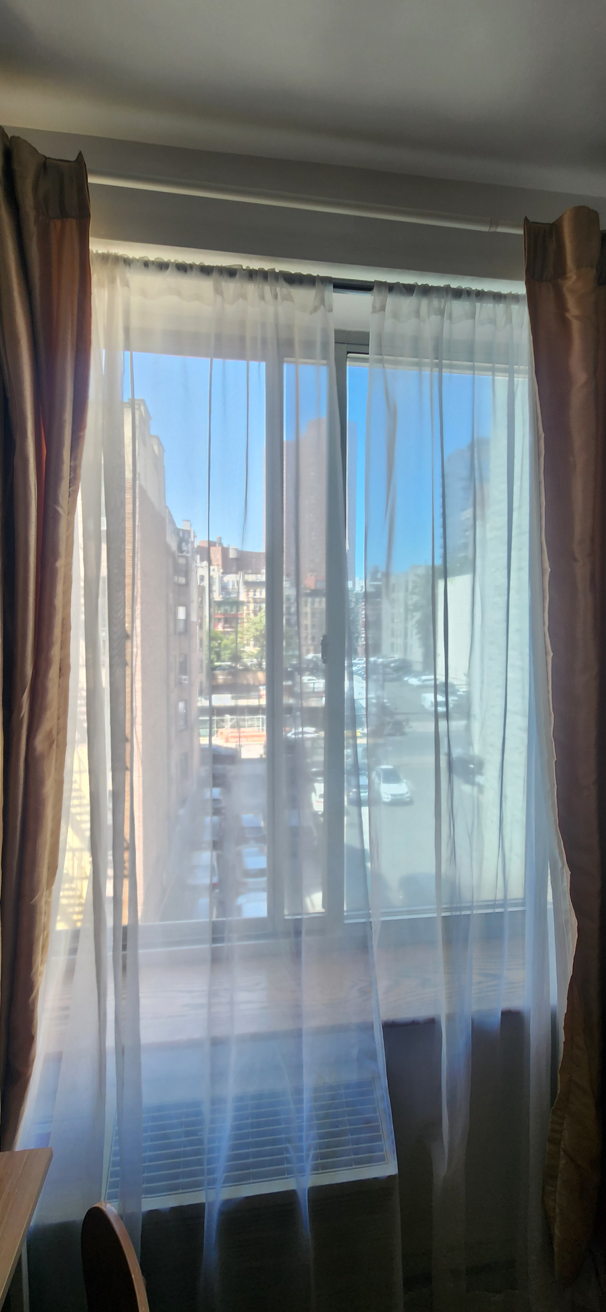 Quiet furnished room in Lower Manhattan/ ideal for interns/med students - Photo 5