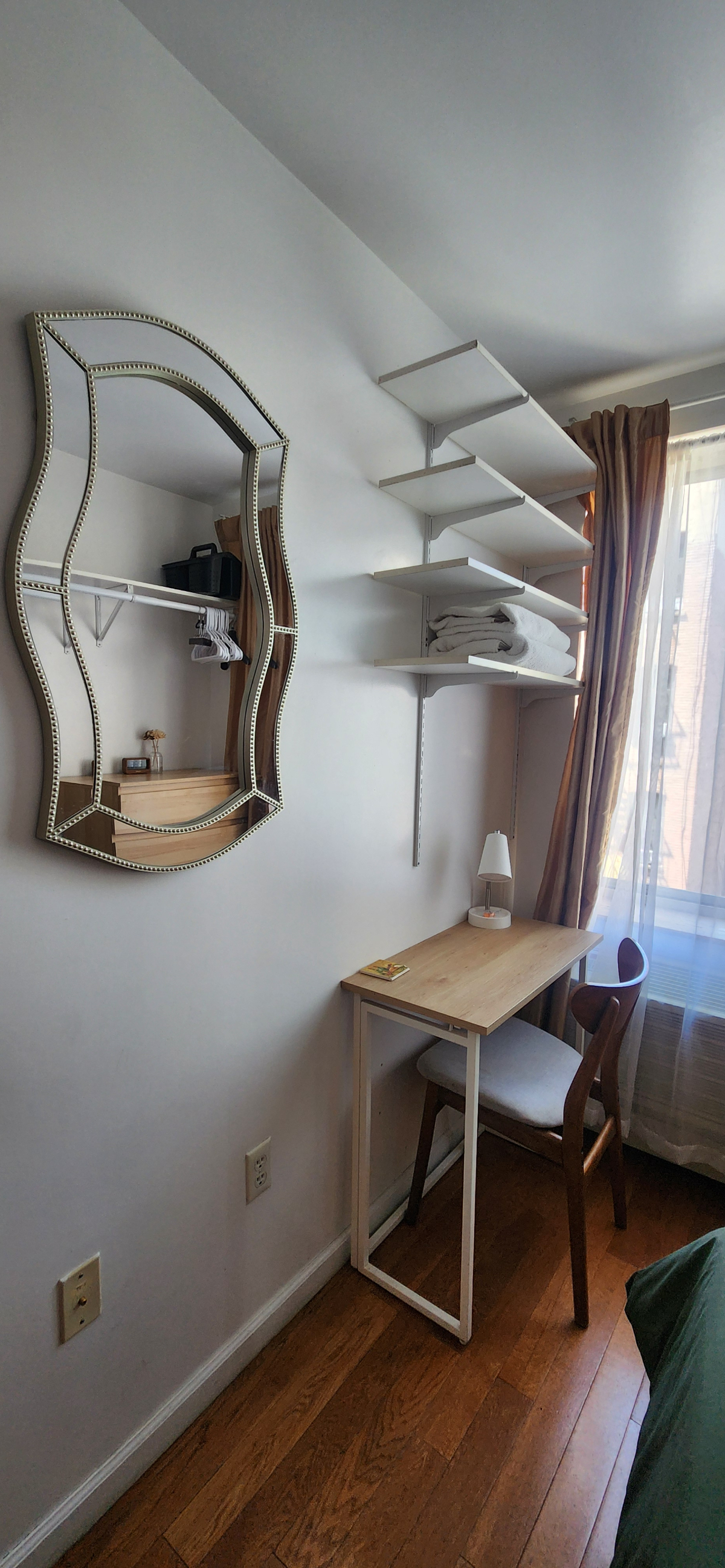 Quiet furnished room in Lower Manhattan/ ideal for interns/med students - Photo 6