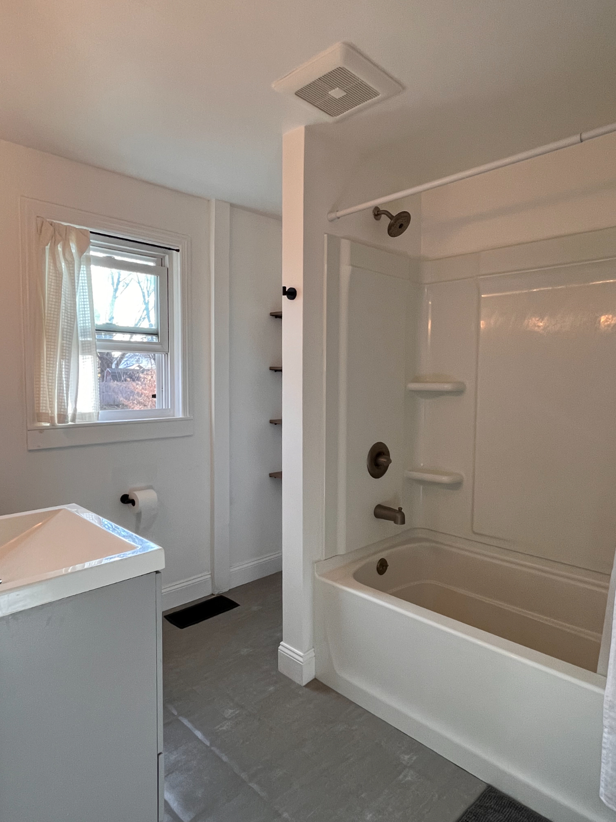 Cozy Cottage 1 Bed 1 Bath - Photo 9