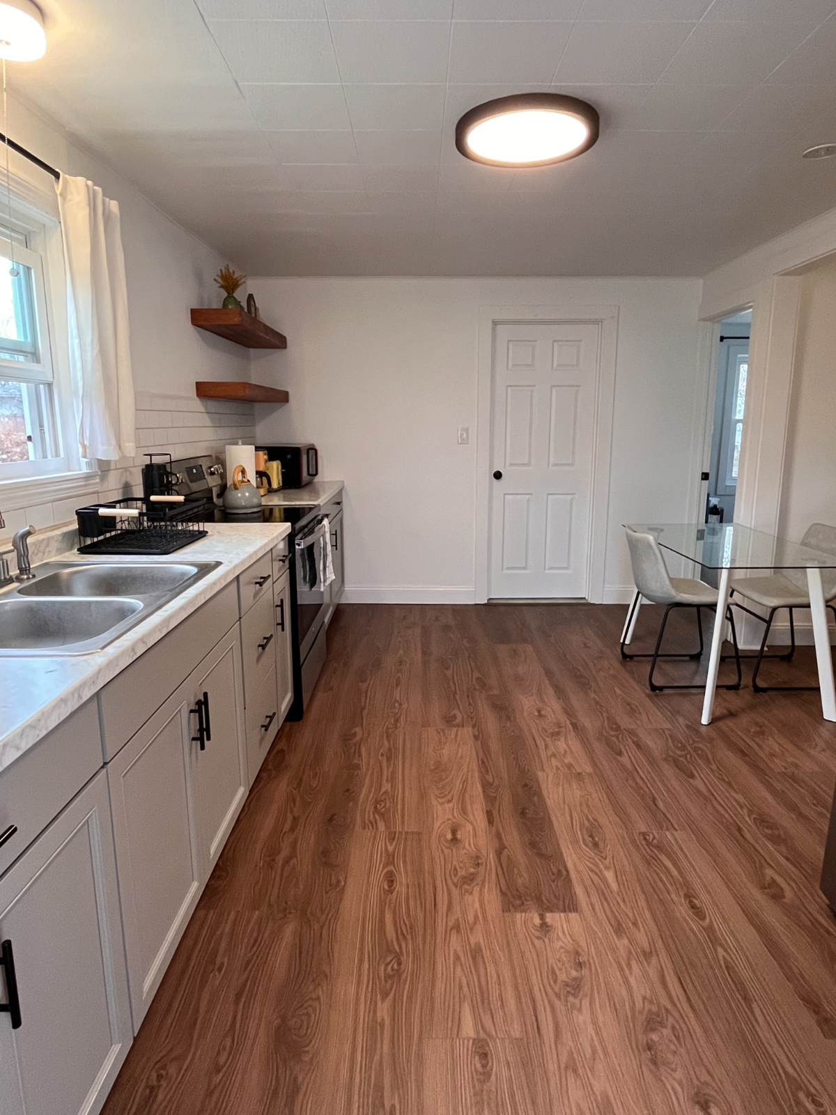 Cozy Cottage 1 Bed 1 Bath - Photo 2