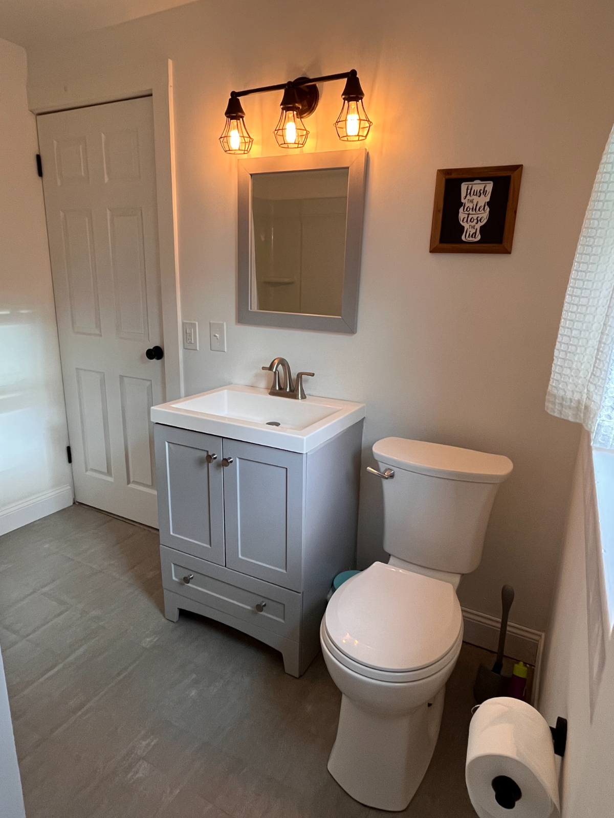 Cozy Cottage 1 Bed 1 Bath - Photo 8