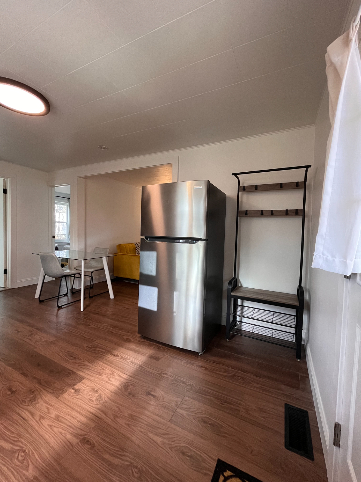 Cozy Cottage 1 Bed 1 Bath - Photo 4