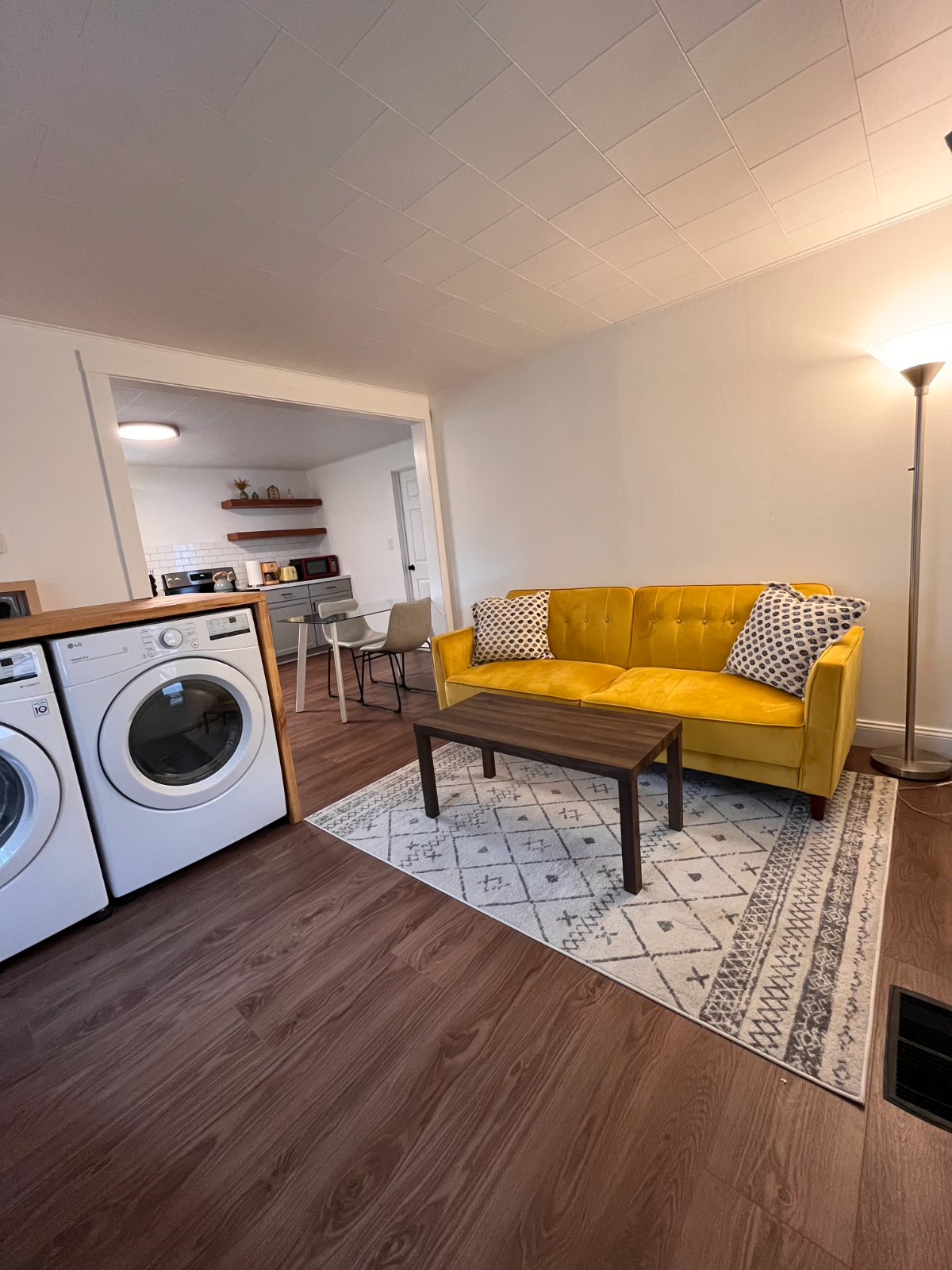 Cozy Cottage 1 Bed 1 Bath - Photo 7