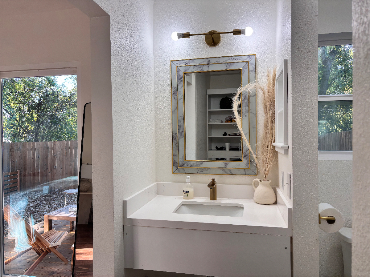 2 Bedroom 2 Bath Duplex in Northwest/Domain Austin - Photo 7