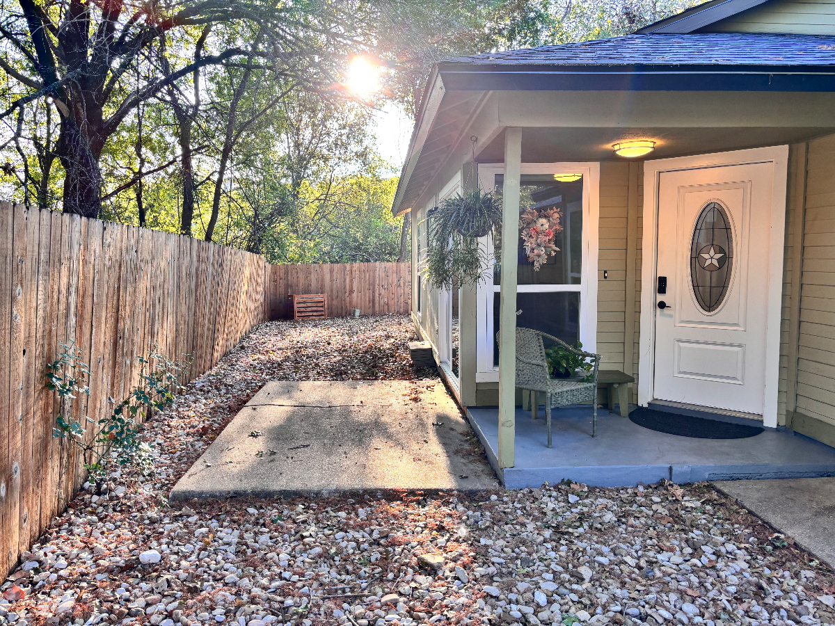 2 Bedroom 2 Bath Duplex in Northwest/Domain Austin - Photo 12
