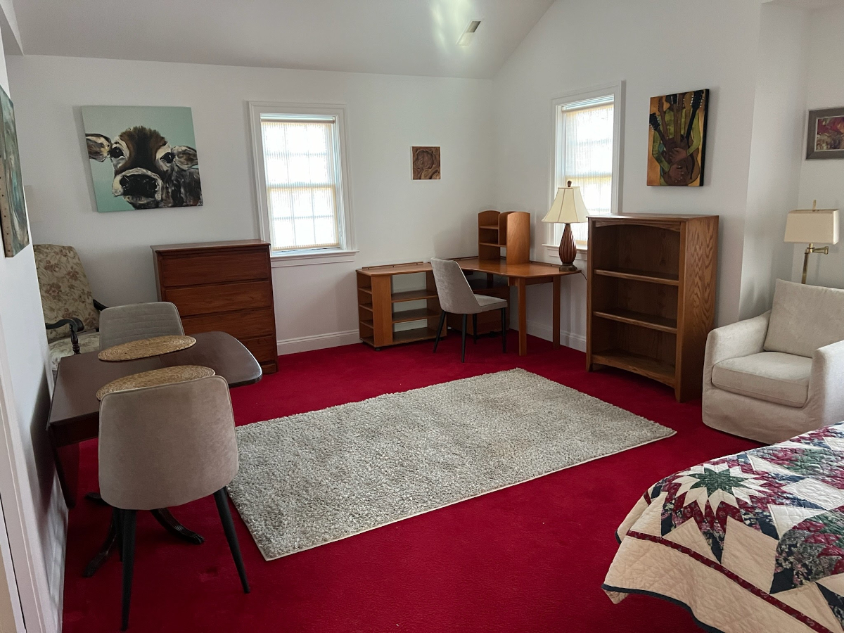 Escape to Tranquility l Experience Historic Charm in Shepherdstown-West Virginia Inviting 1 Bedroom  - Photo 6