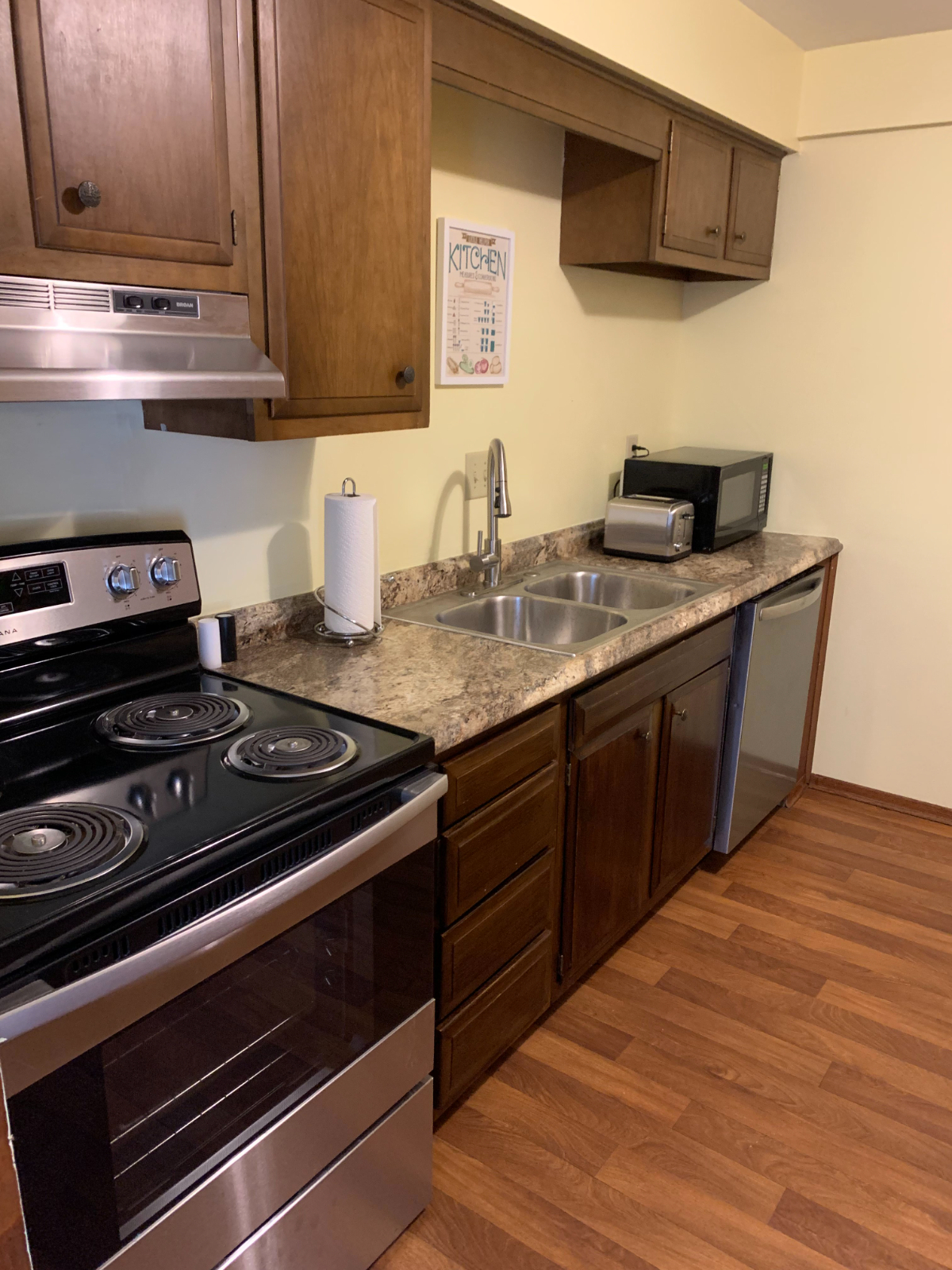 1BR Walking Distance to Both Hospitals - Photo 6