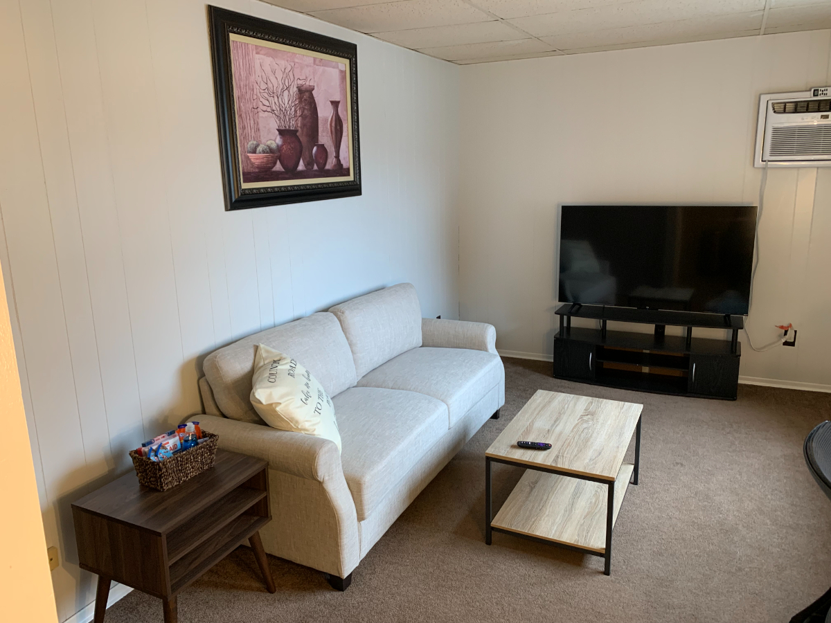 1BR Walking Distance to Both Hospitals - Photo 9
