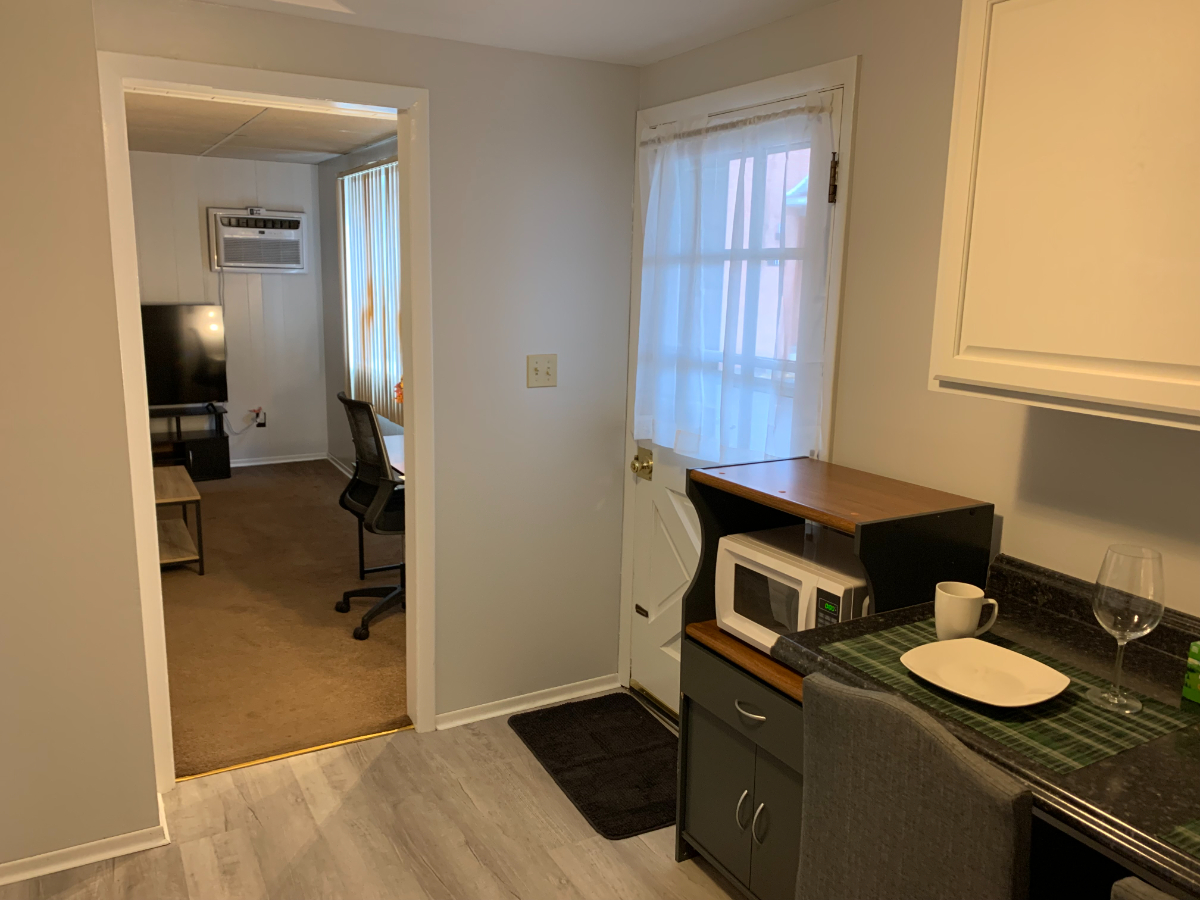 1BR Walking Distance to Both Hospitals - Photo 11