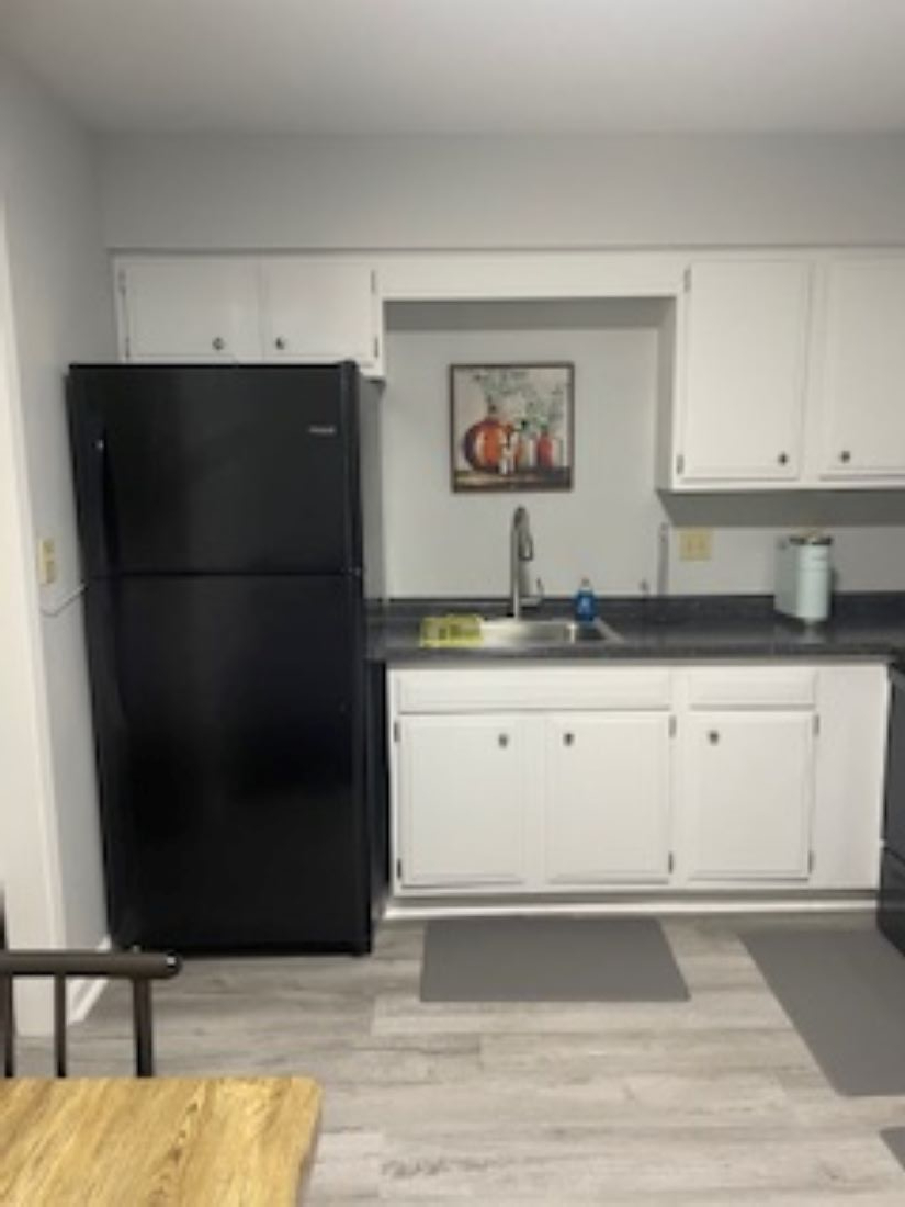 1BR Walking Distance to Both Hospitals - Photo 8