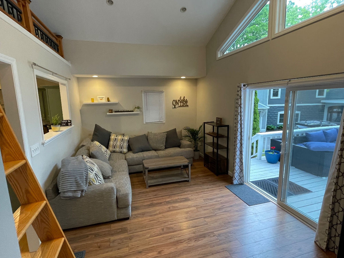 Glen Lake Chalet - Quiet Lake Living - Photo 4