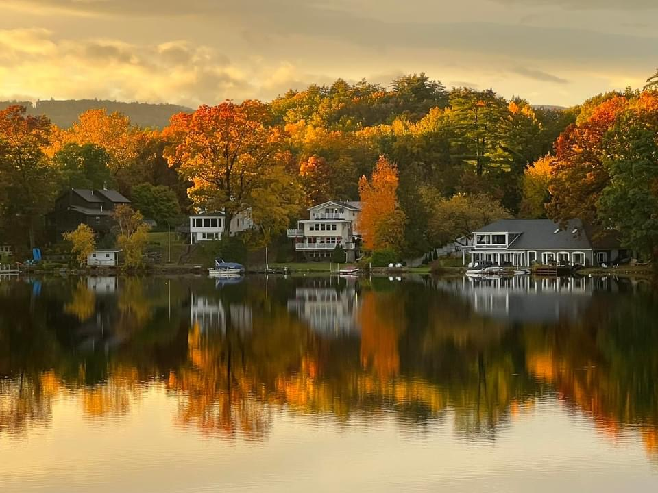 Glen Lake Chalet - Quiet Lake Living - Photo 8