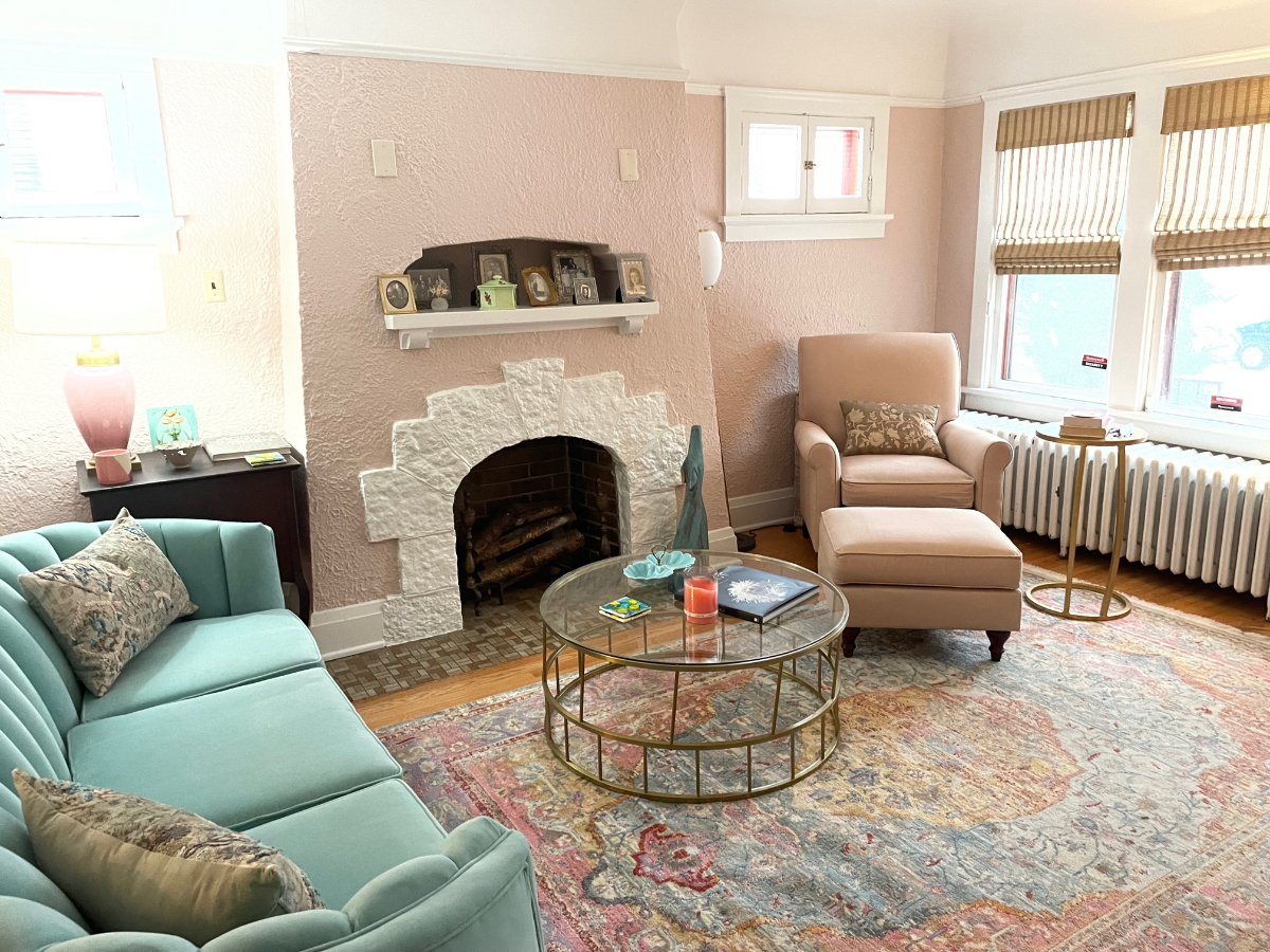 Shorewood room with parking and laundry - Photo 4