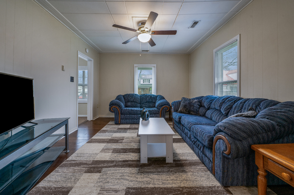 Comfortable Private Room Near Thomas Memorial - Photo 6