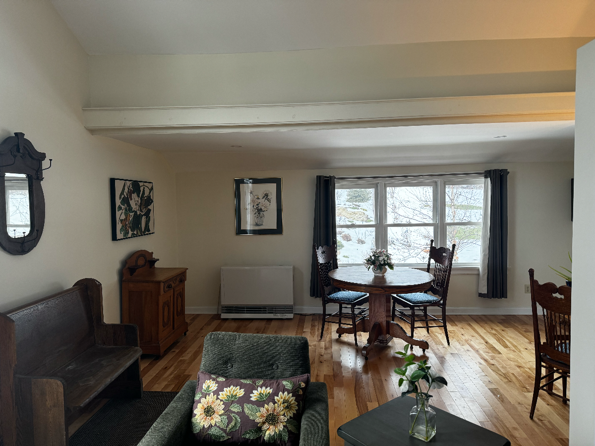 1 Bedroom Flower Farm Stay - Photo 2